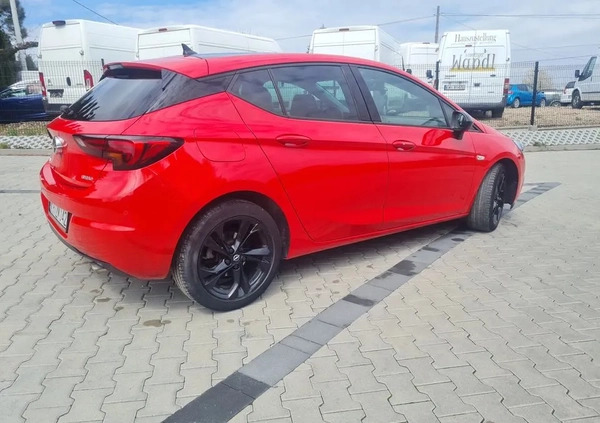 Opel Astra cena 69900 przebieg: 130000, rok produkcji 2018 z Wieliczka małe 232